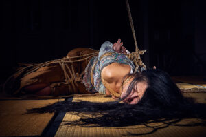 Pretty Woman tied up Shibari Kinbaku