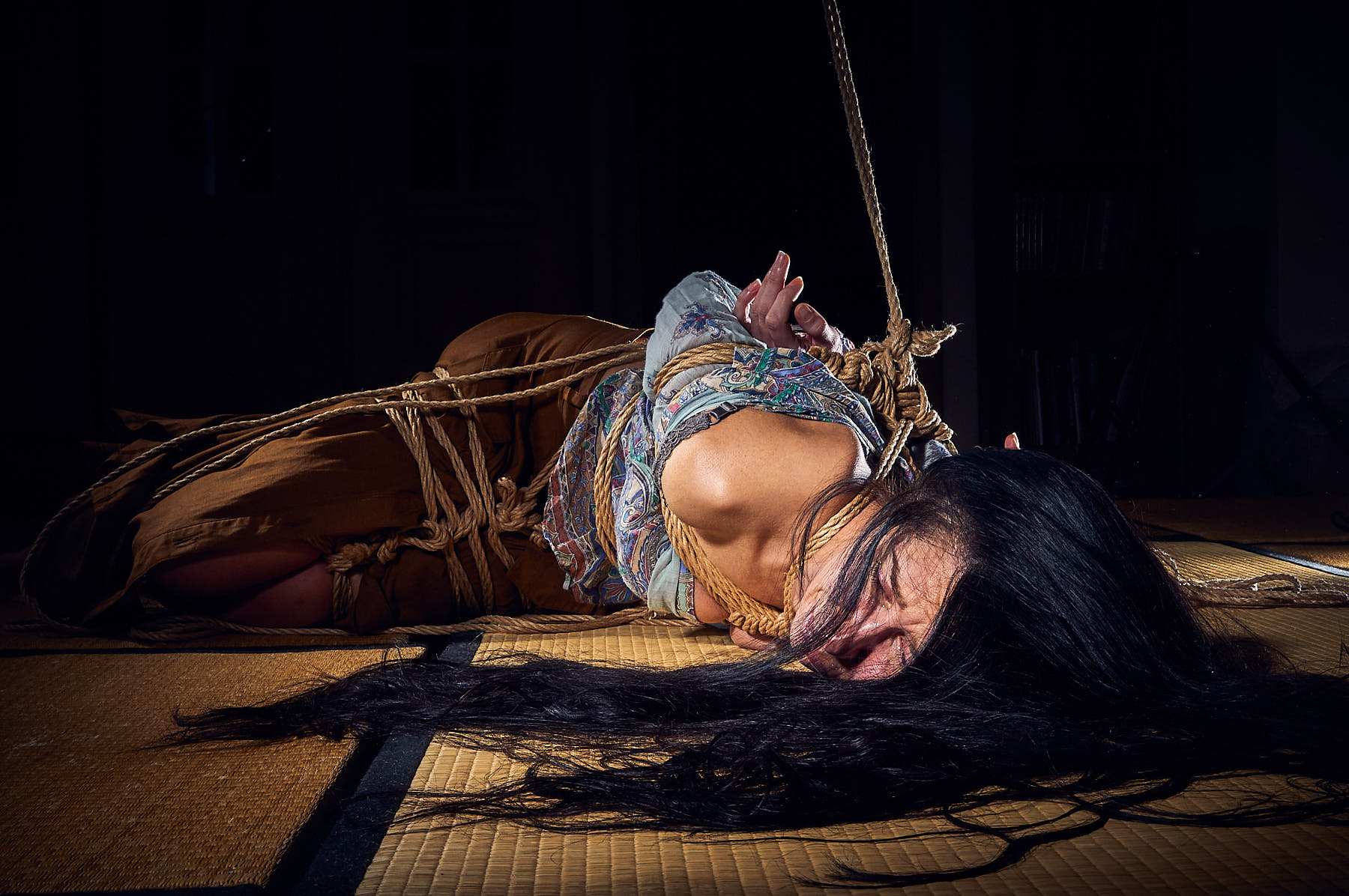 Pretty Woman tied up Shibari Kinbaku